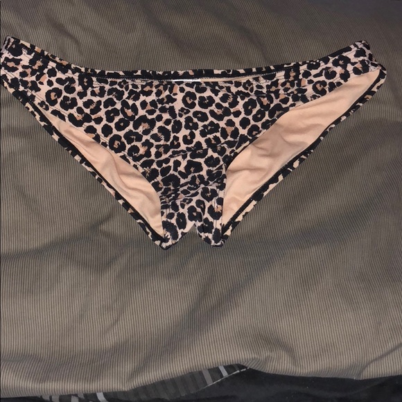 Bathing suit - Picture 2 of 3